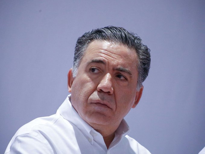 Exigen que Enrique Inzunza enfrente acusaciones sin fuero; Senado responde que depende del senador